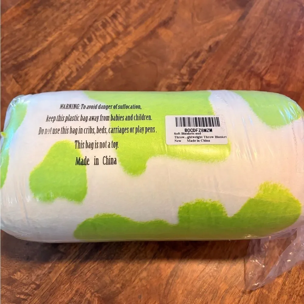 Lime Green/White Fleece Blanket 40x50 - Lightweight Soft and Cozy